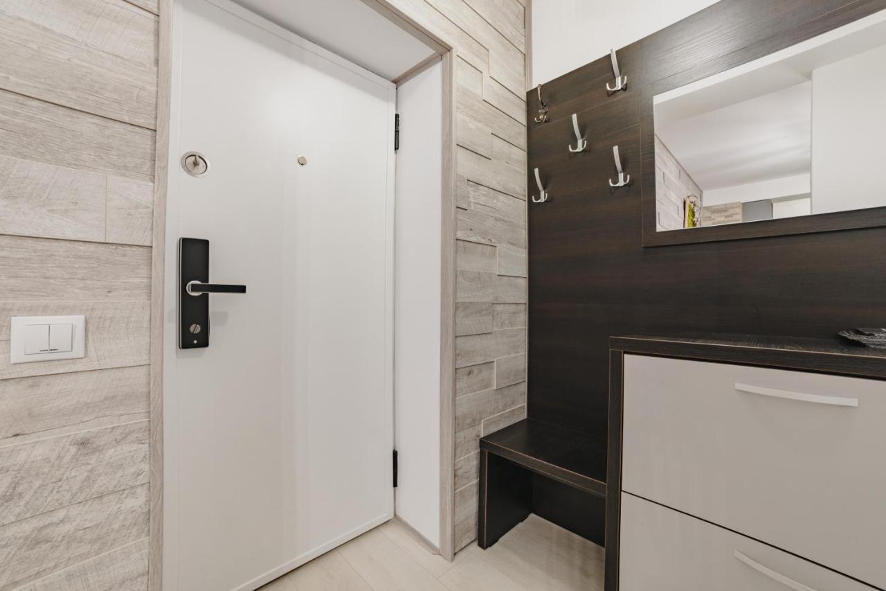 Prestige Luxury Apartment เปรดัล ภายนอก รูปภาพ